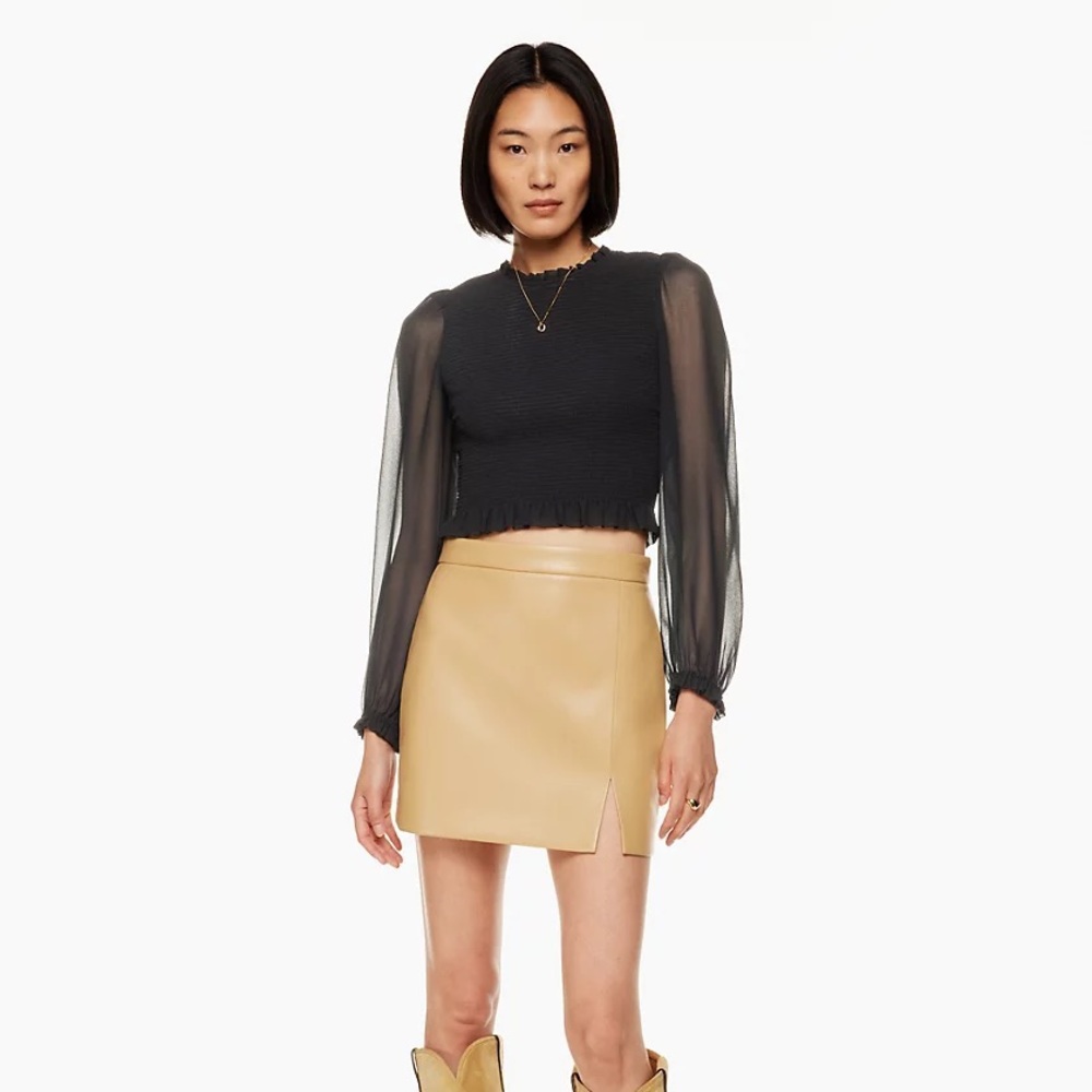 Wilfred size M black ruched top